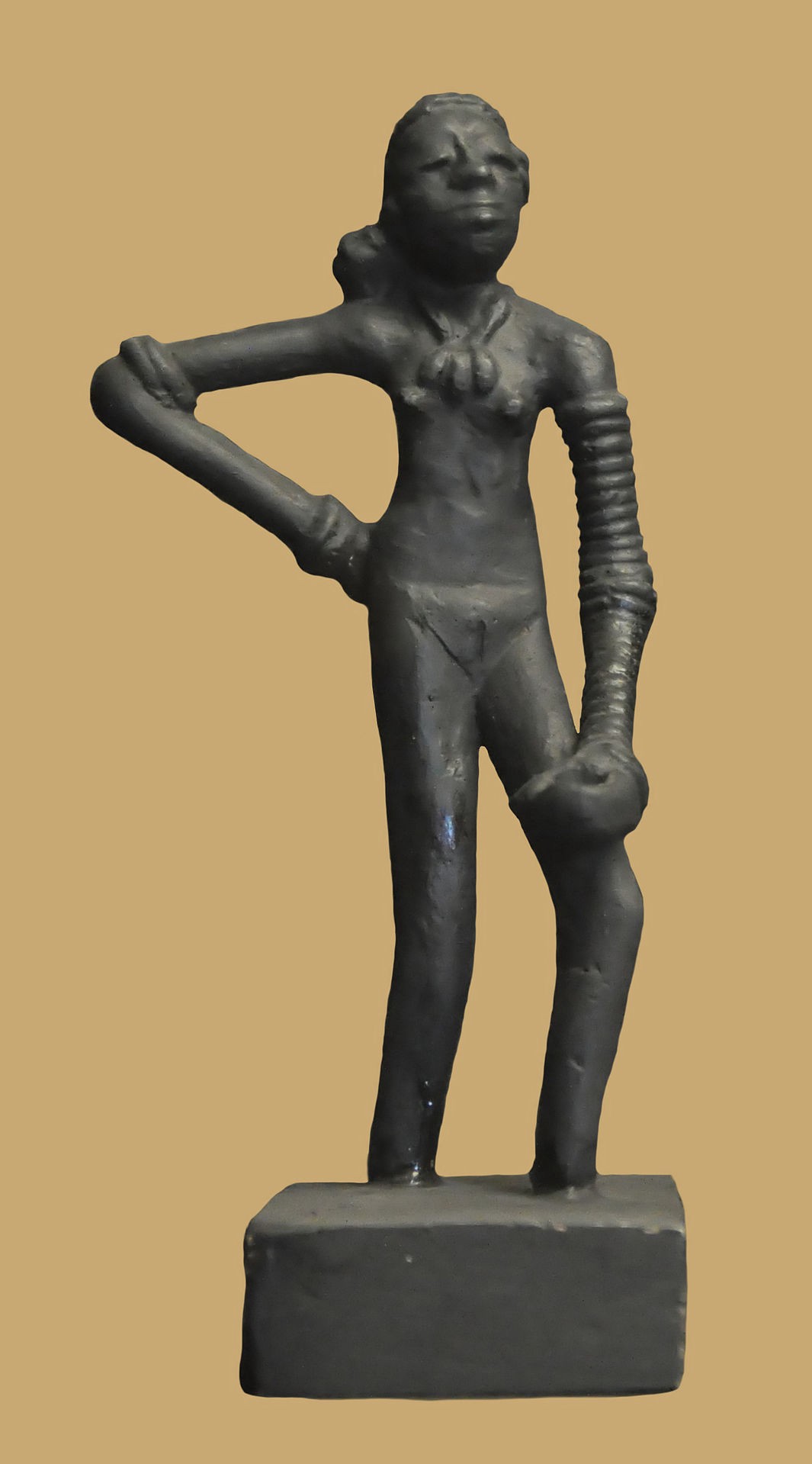 The bronze image of dancing girl sculpture