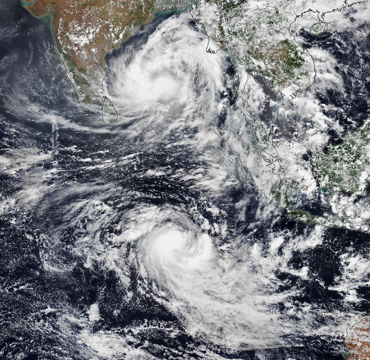 Twin Cyclones, cyclone